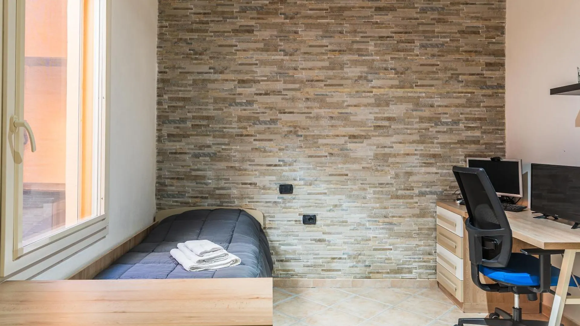 La Casa Di Ryan - Camere - Policlinico - Cittadella Monserrato