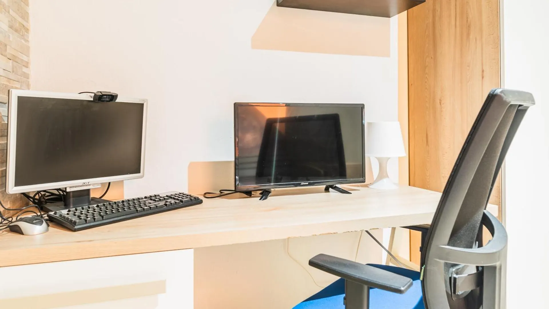 La Casa Di Ryan - Camere - Policlinico - Cittadella Monserrato 0*,